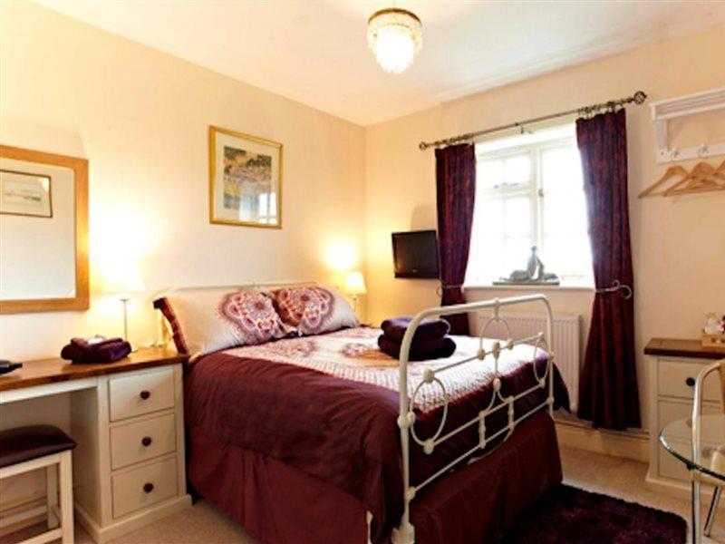 Wayside Bed & Breakfast 4*